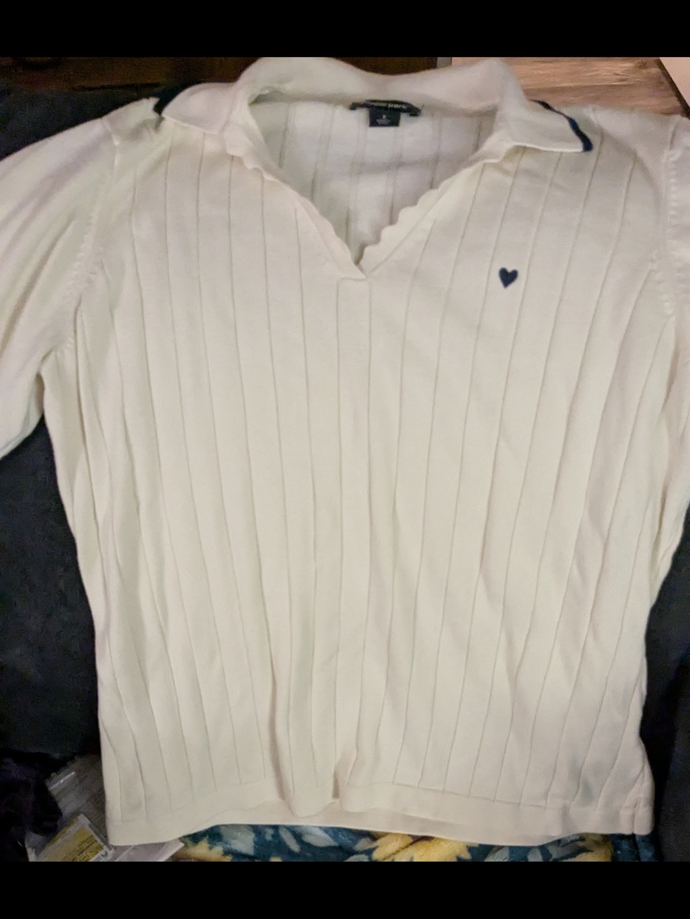 Studio Park Women’s Cream V-Neck Ribbed Sweater with Heart Detail